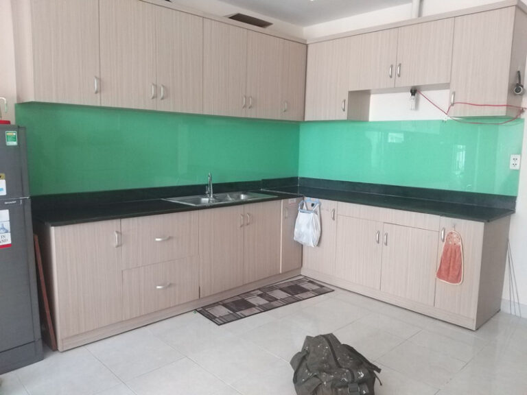 Kính Ốp Bếp Màu Xanh Ngọc: Thông Số Kỹ Thuật, Ứng Dụng Và Báo Giá Tại Xưởng