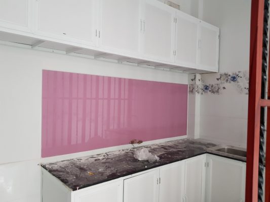 Kính Ốp Bếp Màu Hồng