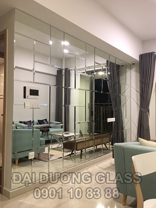 Gương dán tường trang trí phòng ngủ 4