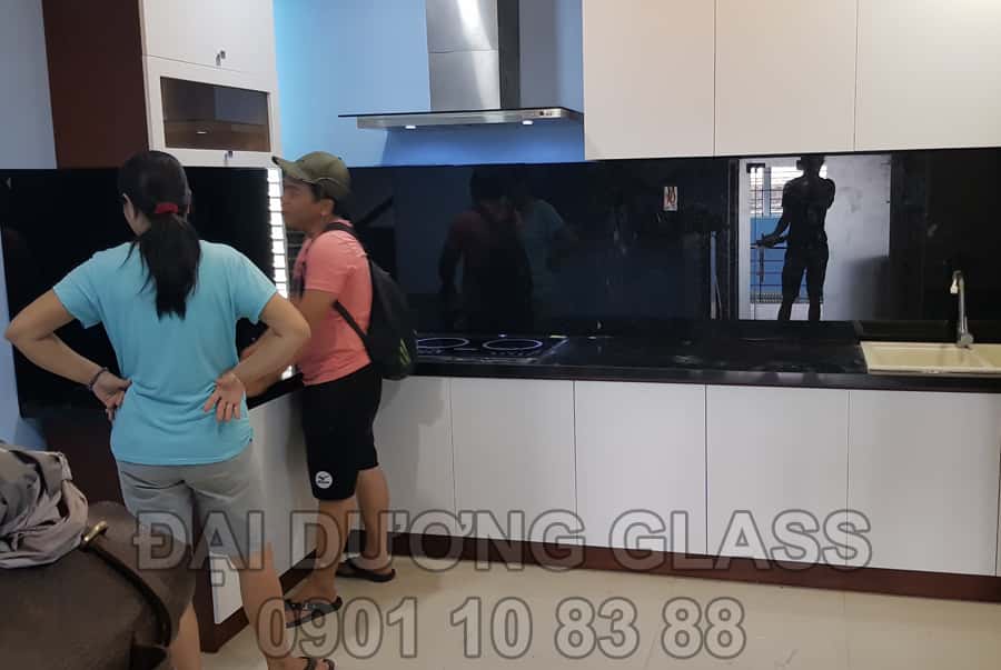 kính ốp bếp