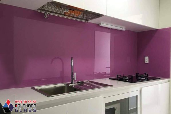 Kính ốp bếp sang trọng và hiện đại tại TPHCM