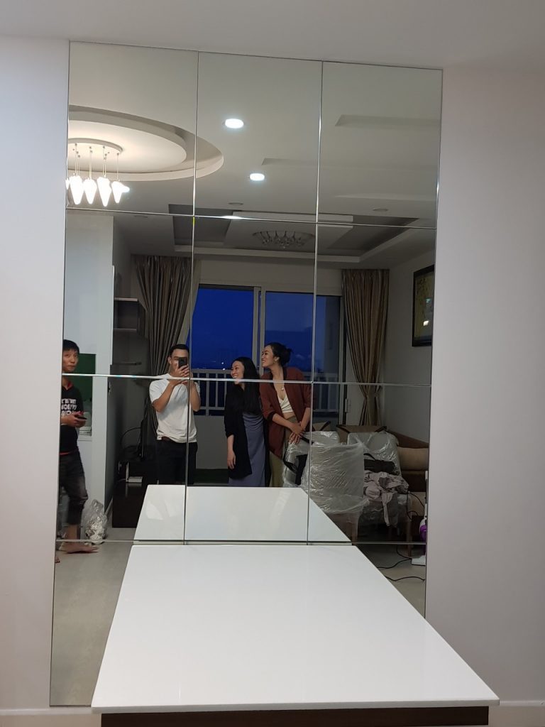 Gương Ghép Trang Trí Phòng Khách