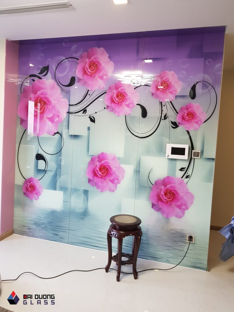 Tranh kính ốp bếp hoa văn
