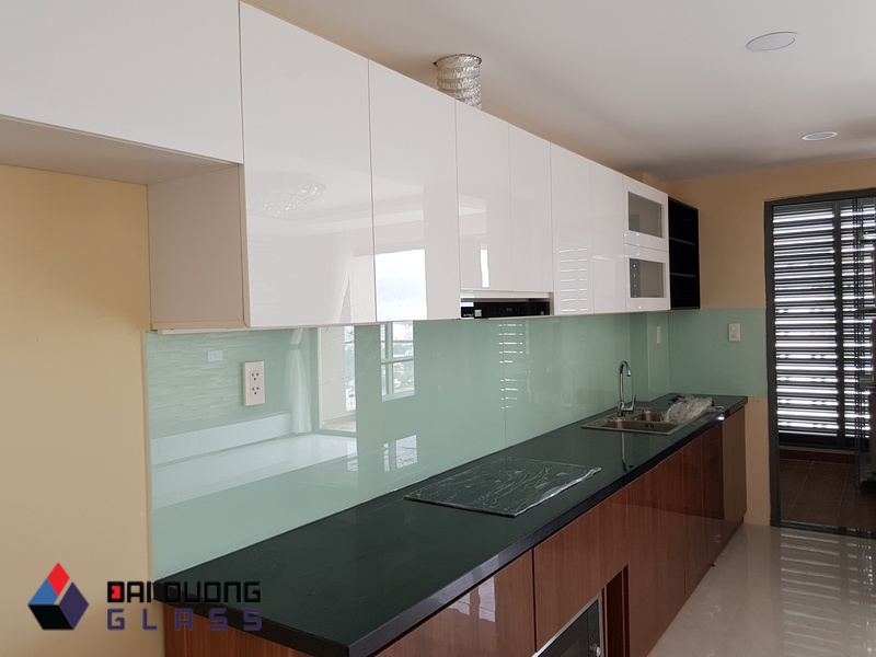 báo giá kính ốp bếp