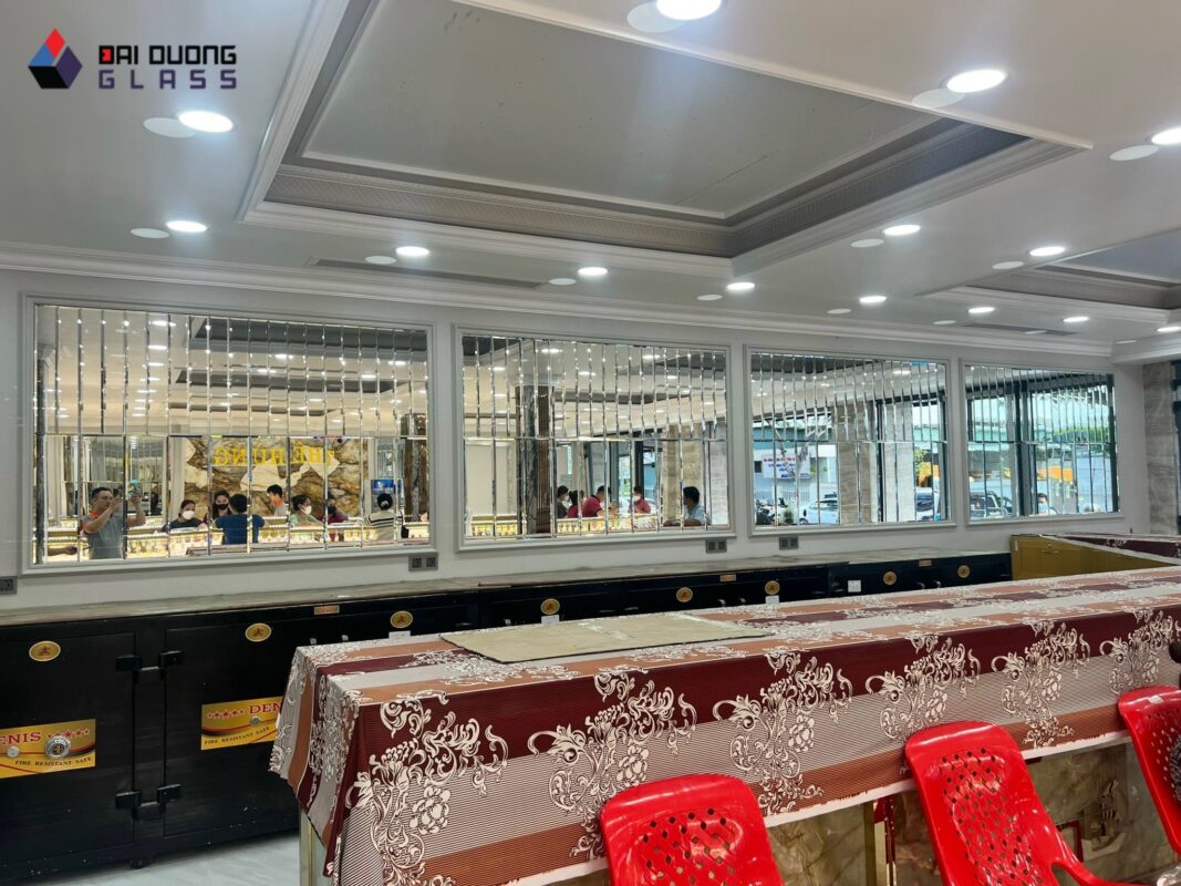 Không gian thích hợp để thi công gương 1 chiều