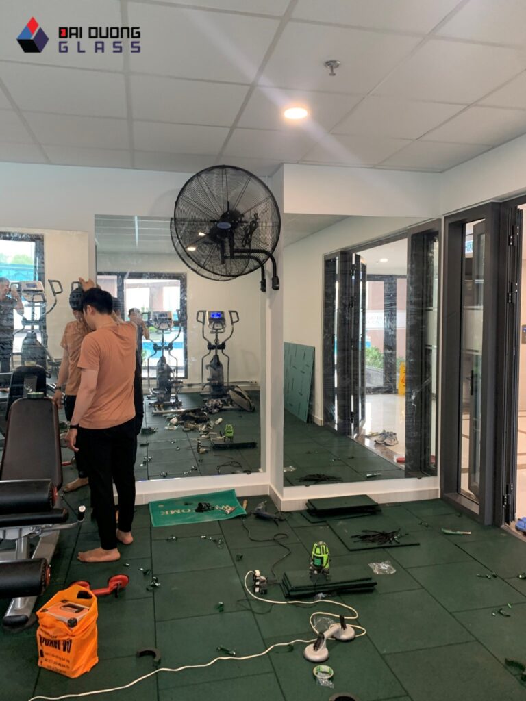 Gương 1 chiều trang trí khách sạn