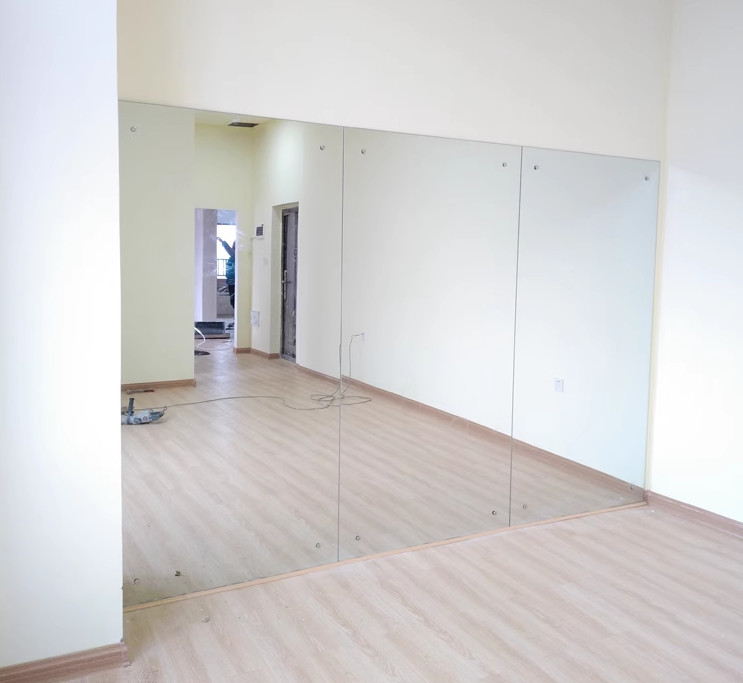 Gương phòng tập thể dục an toàn