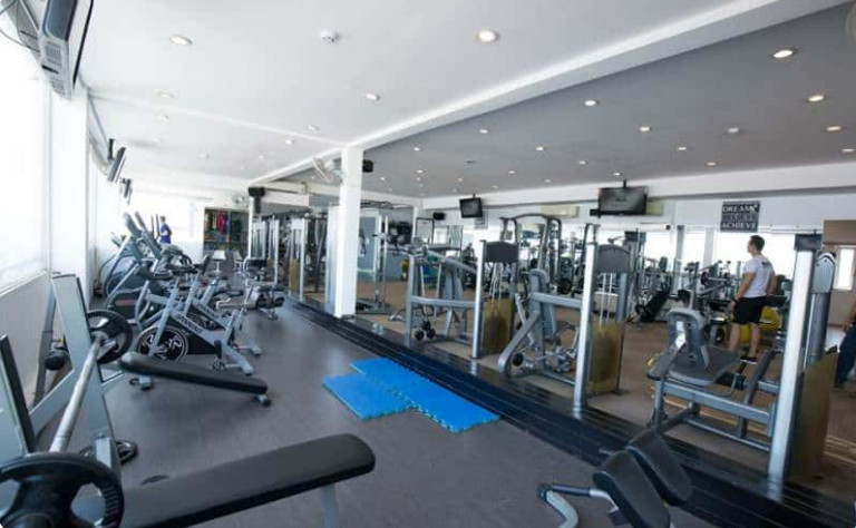 Kích thước gương phòng gym giá rẻ