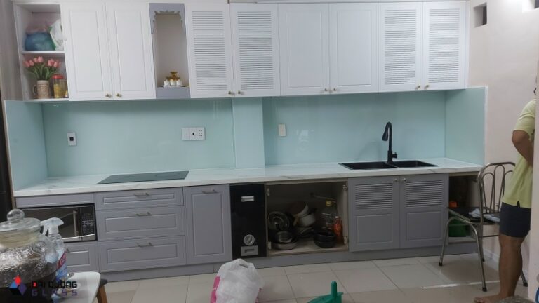 Kính Ốp Bếp Màu Trắng Xanh