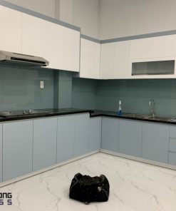 Kính Ốp Bếp Màu Xám Ghi 5 kính ốp bếp
