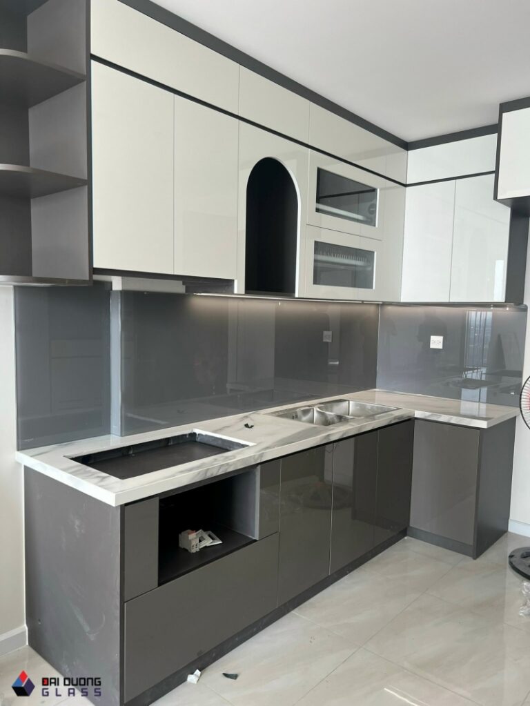 kính ốp bếp