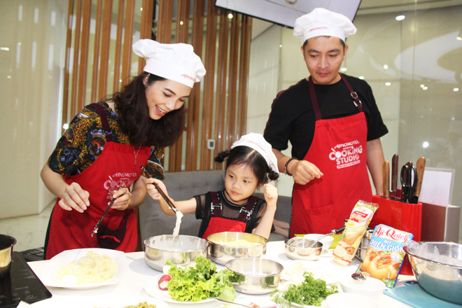 100+ Mẫu kính màu ốp bếp, ốp tường sang trọng 11 kính màu ốp bếp