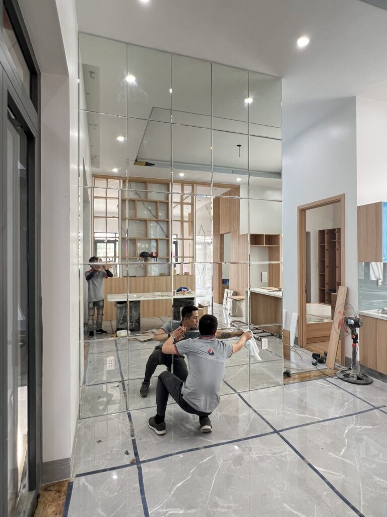 gương ghép trang trí khách sạn