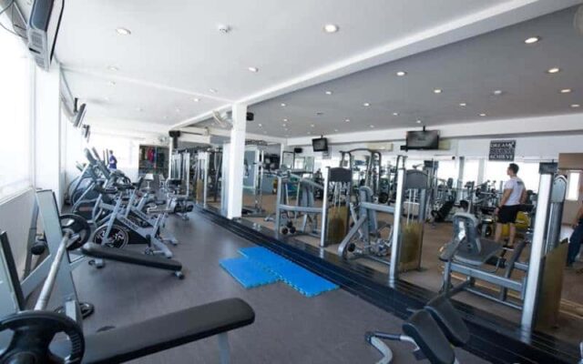 gương soi phòng tập