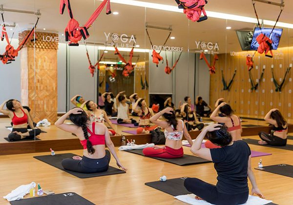 cach-ve-sinh-guong-phong-tap Cách vệ sinh gương phòng tập