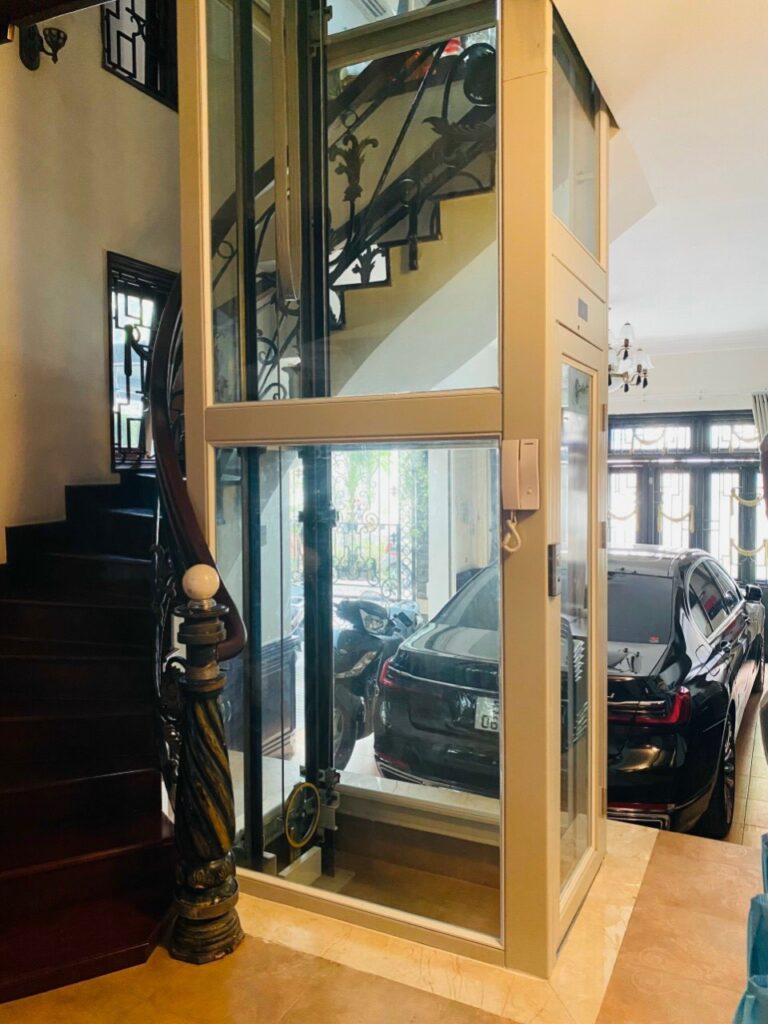 Các mẫu vách kính thang máy