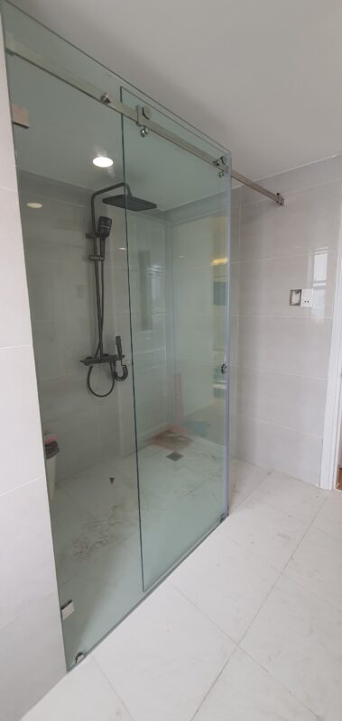 Thi Công Phòng Tắm Kính Tại Thủ Đức Và Gương Ghép Trang trí 1 Phòng tắm kính tại Thủ Đức