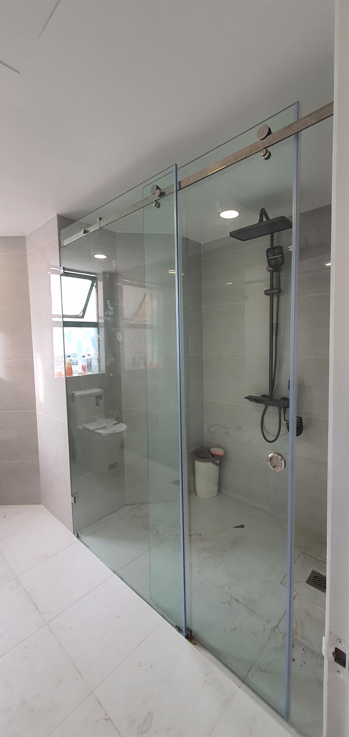 Phòng tắm kính tại Thủ Đức