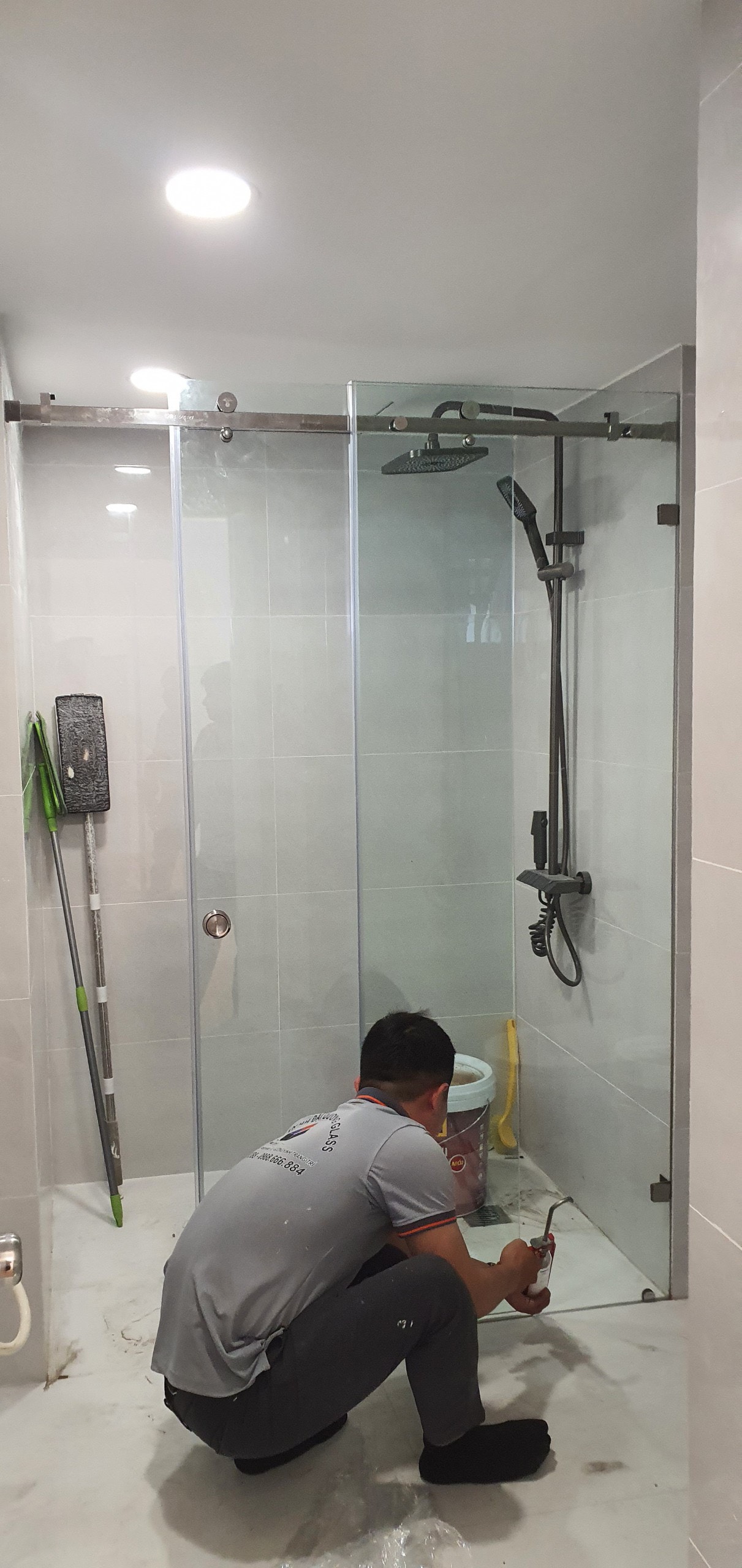 Phòng tắm kính tại Thủ Đức