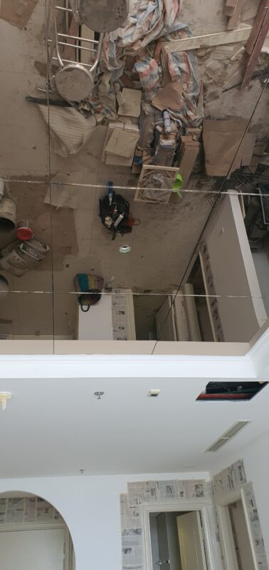 Gương ghép ốp trần nhà
