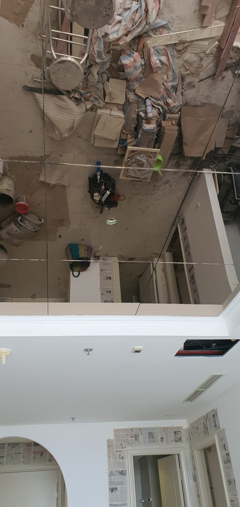 Gương ghép ốp trần nhà