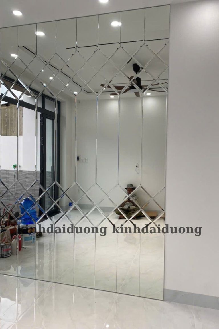 thi cong kinh thuy trang tri tai huynh van banh quan phu nhuan