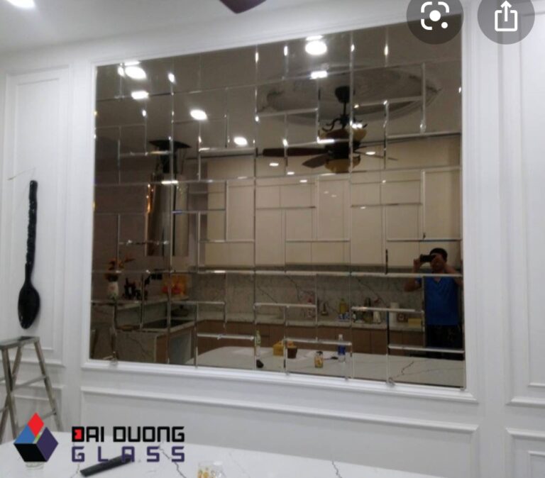 Gương ghép trang trí showroom